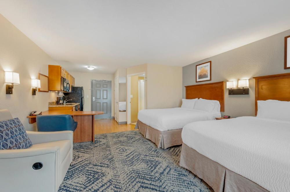 Queen Studio Suite with Two Queen Beds and Full Kitchen interior
